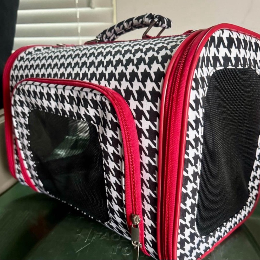 Black & White Houndstooth Fashion Transport Bag For Pets, 16”x11”x12”